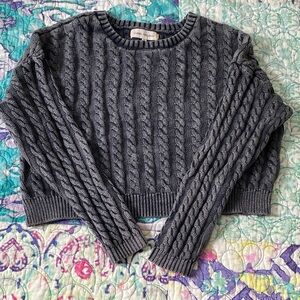 Cozy Cable-Knit Crewneck Sweater — Charcoal Gray
